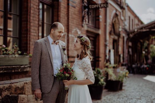 Standesamtliche Trauung Neues Rathaus Leipzig Brautpaarshooting im Werk II Urbane Hochzeit