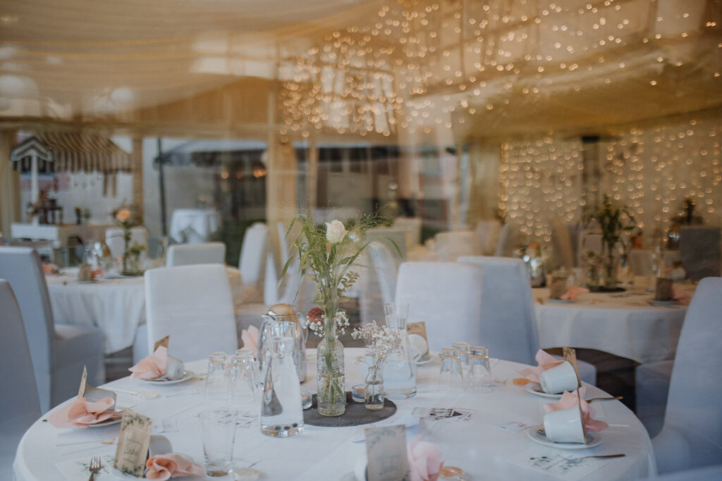 Hochzeit im Denkmalhof Schlagwitz Waldenburg Sachsen Zwickau Leipzig Chemnitz Heiraten Hochzeitsfotos Hochzeitsreportage Hochzeitsfotografin Hochzeitsfeier Freie Trauung