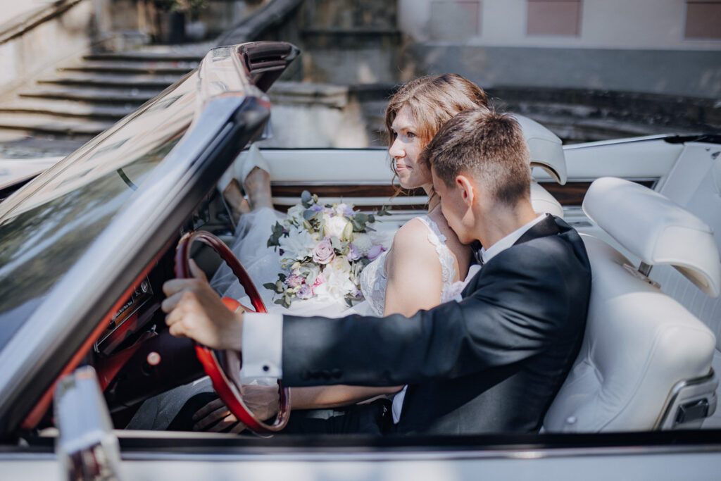 Schloss Brandis Hochzeit Schlosshochzeit Märchenhochzeit Hochzeitsfotos Hochzeitsreportage Hochzeitsfotograf Hochzeitsfotografin Heiraten Leipzig Sachsen Dresden Gohliser Schlösschen Standesamt Standesamtliche Trauung Neues Rathaus Hochzeitsauto Happy Day Brautmode EmiLy Hochzeitsdeko