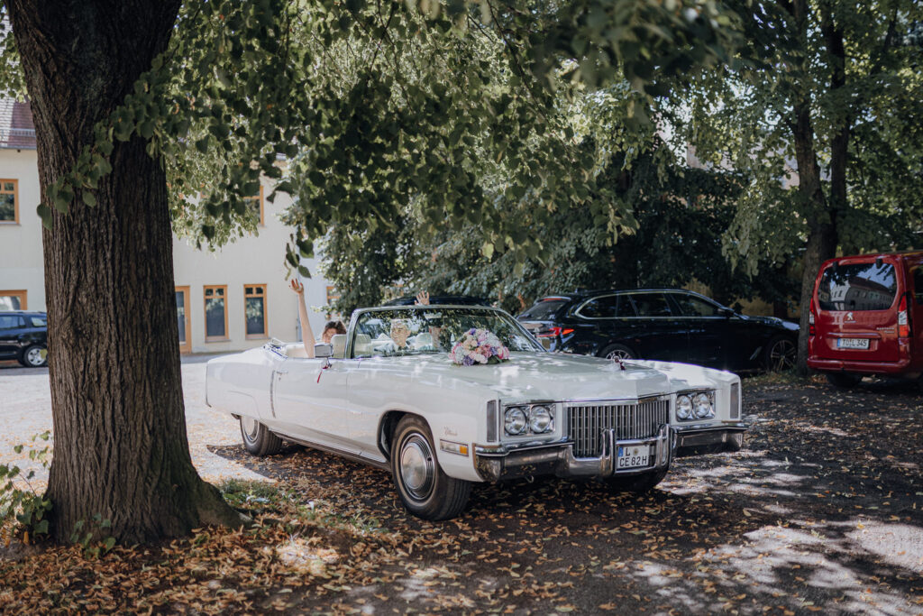 Schloss Brandis Hochzeit Schlosshochzeit Märchenhochzeit Hochzeitsfotos Hochzeitsreportage Hochzeitsfotograf Hochzeitsfotografin Heiraten Leipzig Sachsen Dresden Gohliser Schlösschen Standesamt Standesamtliche Trauung Neues Rathaus Hochzeitsauto Happy Day Brautmode EmiLy Hochzeitsdeko