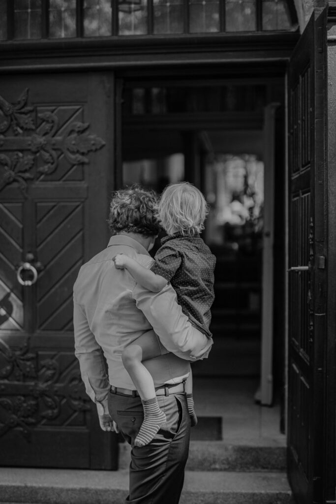 Schloss Brandis Hochzeit Schlosshochzeit Märchenhochzeit Hochzeitsfotos Hochzeitsreportage Hochzeitsfotograf Hochzeitsfotografin Heiraten Leipzig Sachsen Dresden Gohliser Schlösschen Standesamt Standesamtliche Trauung Neues Rathaus Hochzeitsauto Happy Day Brautmode EmiLy Hochzeitsdeko