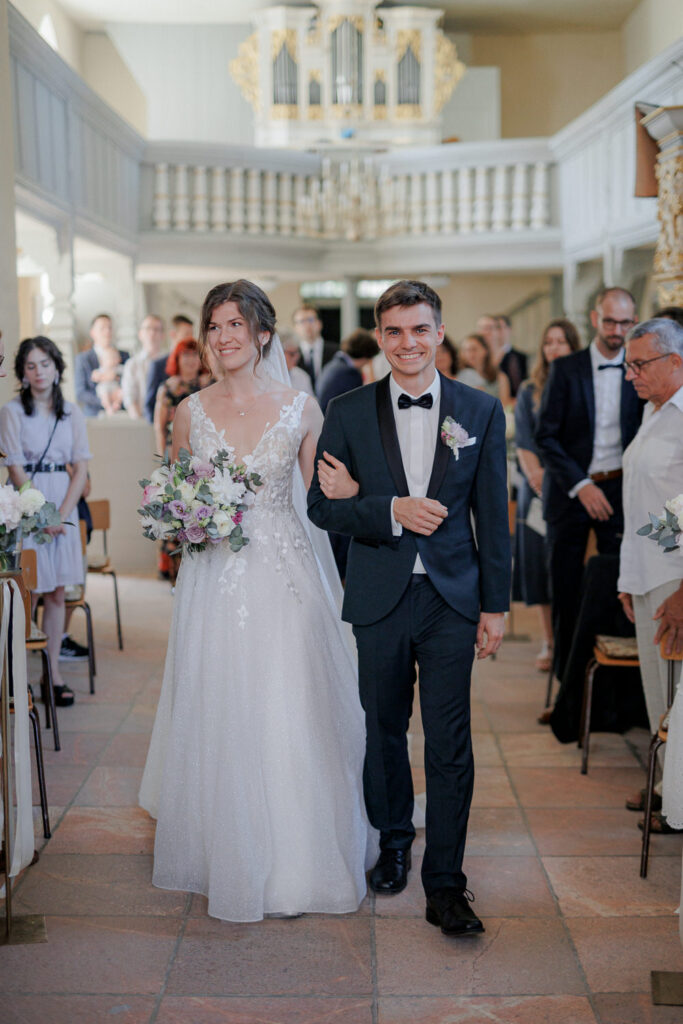 Schloss Brandis Hochzeit Schlosshochzeit Märchenhochzeit Hochzeitsfotos Hochzeitsreportage Hochzeitsfotograf Hochzeitsfotografin Heiraten Leipzig Sachsen Dresden Gohliser Schlösschen Standesamt Standesamtliche Trauung Neues Rathaus Hochzeitsauto Happy Day Brautmode EmiLy Hochzeitsdeko