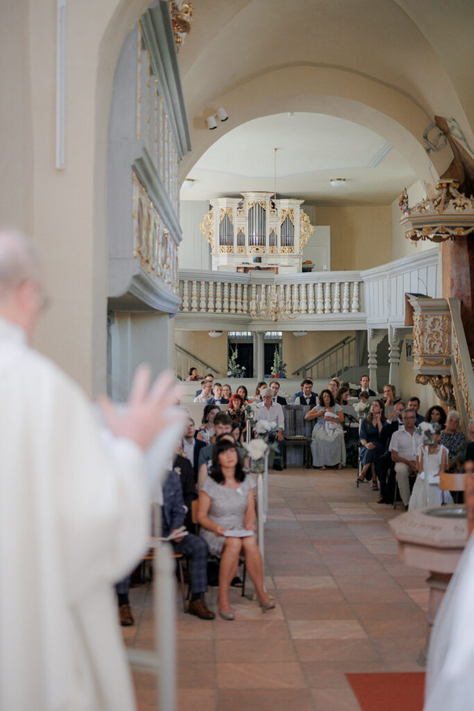 Schloss Brandis Hochzeit Schlosshochzeit Märchenhochzeit Hochzeitsfotos Hochzeitsreportage Hochzeitsfotograf Hochzeitsfotografin Heiraten Leipzig Sachsen Dresden Gohliser Schlösschen Standesamt Standesamtliche Trauung Neues Rathaus Hochzeitsauto Happy Day Brautmode EmiLy Hochzeitsdeko