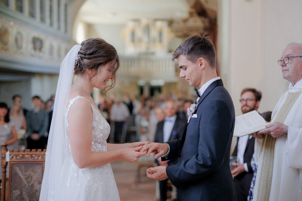 Schloss Brandis Hochzeit Schlosshochzeit Märchenhochzeit Hochzeitsfotos Hochzeitsreportage Hochzeitsfotograf Hochzeitsfotografin Heiraten Leipzig Sachsen Dresden Gohliser Schlösschen Standesamt Standesamtliche Trauung Neues Rathaus Hochzeitsauto Happy Day Brautmode EmiLy Hochzeitsdeko