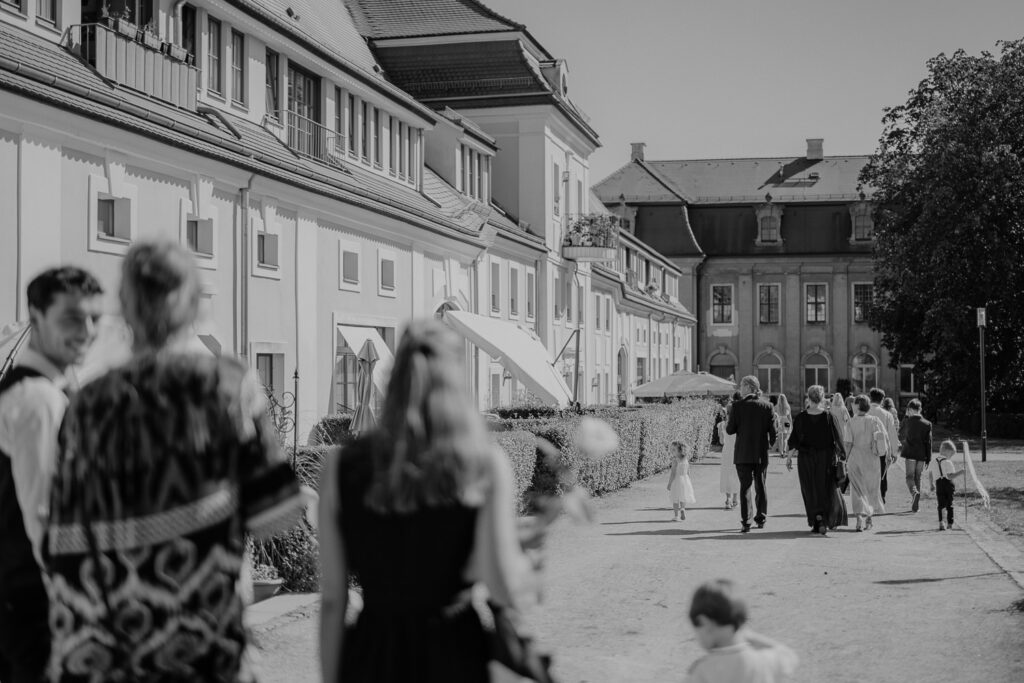 Schloss Brandis Hochzeit Schlosshochzeit Märchenhochzeit Hochzeitsfotos Hochzeitsreportage Hochzeitsfotograf Hochzeitsfotografin Heiraten Leipzig Sachsen Dresden Gohliser Schlösschen Standesamt Standesamtliche Trauung Neues Rathaus Hochzeitsauto Happy Day Brautmode EmiLy Hochzeitsdeko