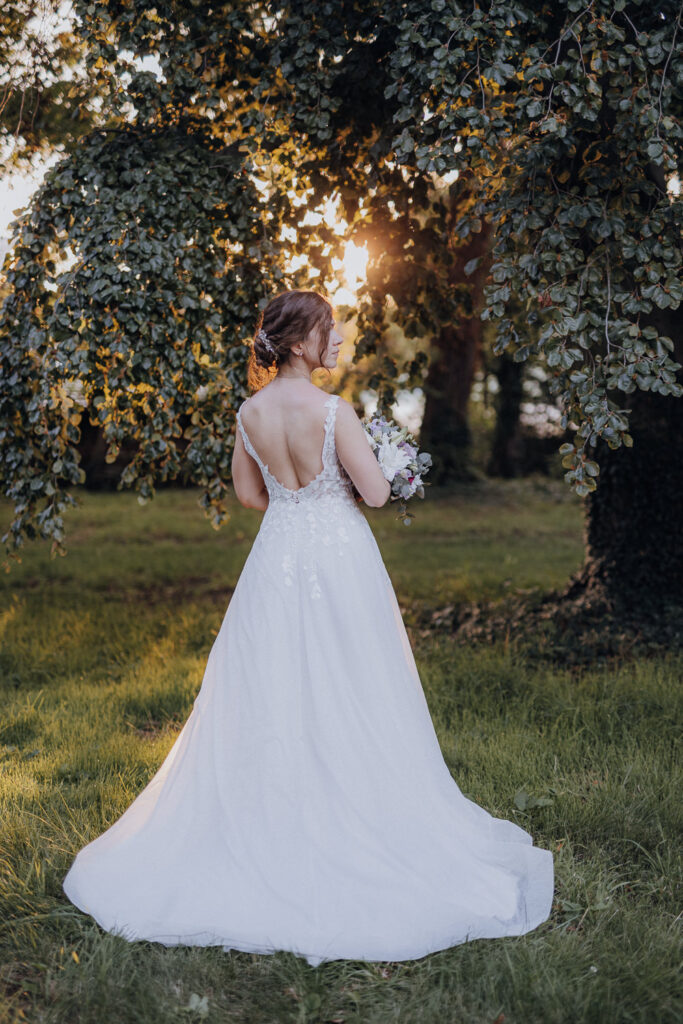 Schloss Brandis Hochzeit Schlosshochzeit Märchenhochzeit Hochzeitsfotos Hochzeitsreportage Hochzeitsfotograf Hochzeitsfotografin Heiraten Leipzig Sachsen Dresden Gohliser Schlösschen Standesamt Standesamtliche Trauung Neues Rathaus Hochzeitsauto Happy Day Brautmode EmiLy Hochzeitsdeko