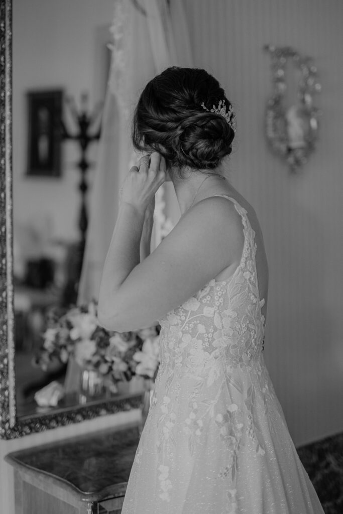 Schloss Brandis Hochzeit Schlosshochzeit Märchenhochzeit Hochzeitsfotos Hochzeitsreportage Hochzeitsfotograf Hochzeitsfotografin Heiraten Leipzig Sachsen Dresden Gohliser Schlösschen Standesamt Standesamtliche Trauung Neues Rathaus Hochzeitsauto Happy Day Brautmode EmiLy Hochzeitsdeko Cadillac