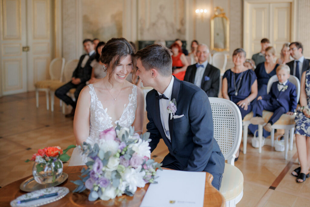 Schloss Brandis Hochzeit Schlosshochzeit Märchenhochzeit Hochzeitsfotos Hochzeitsreportage Hochzeitsfotograf Hochzeitsfotografin Heiraten Leipzig Sachsen Dresden Gohliser Schlösschen Standesamt Standesamtliche Trauung Neues Rathaus Hochzeitsauto Happy Day Brautmode EmiLy Hochzeitsdeko Cadillac