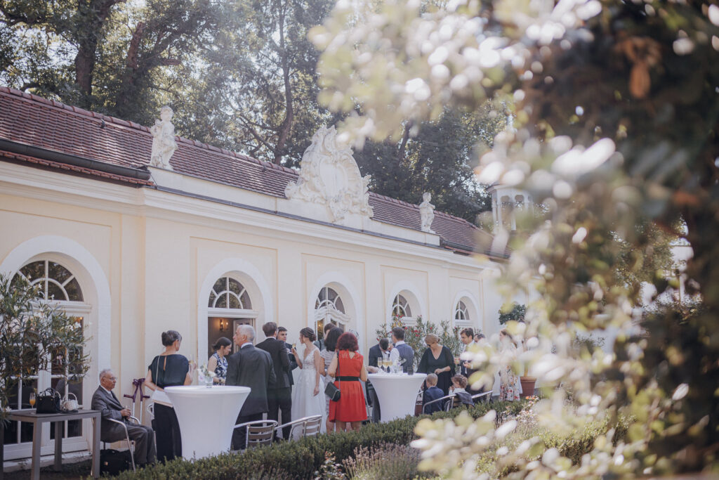 Schloss Brandis Hochzeit Schlosshochzeit Märchenhochzeit Hochzeitsfotos Hochzeitsreportage Hochzeitsfotograf Hochzeitsfotografin Heiraten Leipzig Sachsen Dresden Gohliser Schlösschen Standesamt Standesamtliche Trauung Neues Rathaus Hochzeitsauto Happy Day Brautmode EmiLy Hochzeitsdeko Cadillac