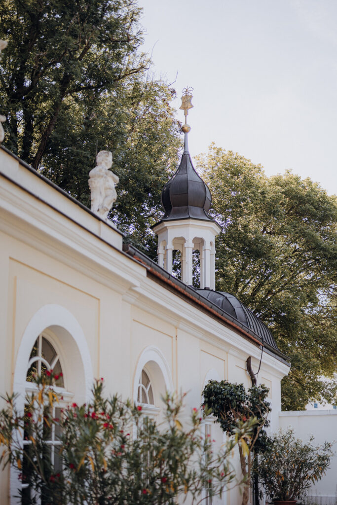 Schloss Brandis Hochzeit Schlosshochzeit Märchenhochzeit Hochzeitsfotos Hochzeitsreportage Hochzeitsfotograf Hochzeitsfotografin Heiraten Leipzig Sachsen Dresden Gohliser Schlösschen Standesamt Standesamtliche Trauung Neues Rathaus Hochzeitsauto Happy Day Brautmode EmiLy Hochzeitsdeko Cadillac
