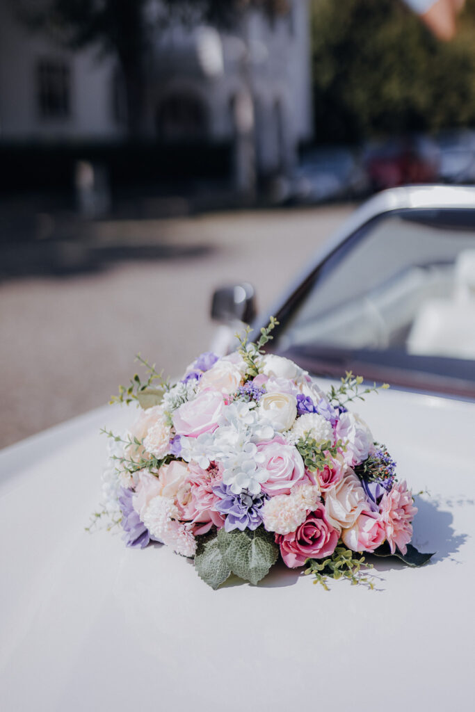 Schloss Brandis Hochzeit Schlosshochzeit Märchenhochzeit Hochzeitsfotos Hochzeitsreportage Hochzeitsfotograf Hochzeitsfotografin Heiraten Leipzig Sachsen Dresden Gohliser Schlösschen Standesamt Standesamtliche Trauung Neues Rathaus Hochzeitsauto Happy Day Brautmode EmiLy Hochzeitsdeko Cadillac