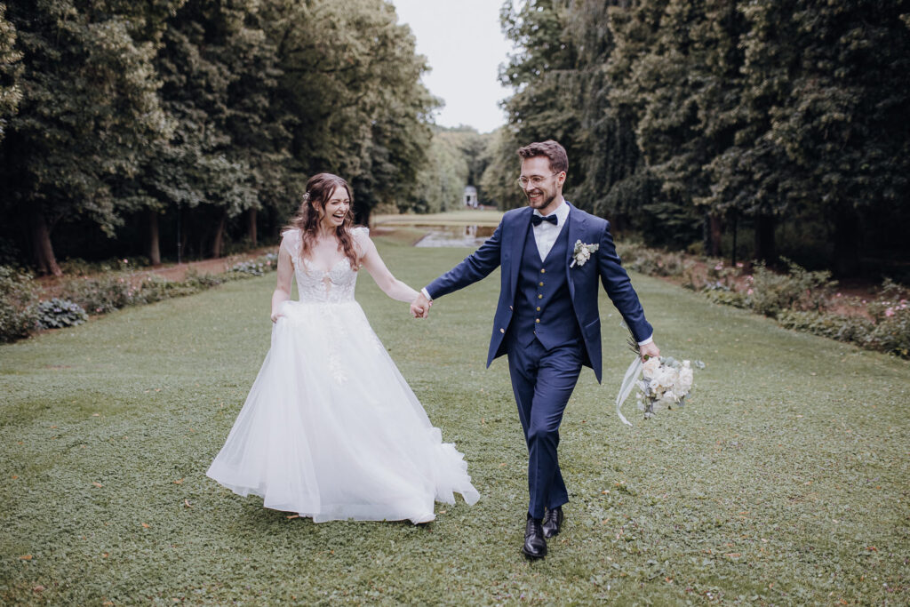 Schloss Teutschenthal Hochzeit Schlosshochzeit Märchenhochzeit Hochzeitsfotos Hochzeitsfotograf Hochzeitsfotografin Heiraten Leipzig Sachsen Dresden Freie Trauung White Wedding Hochzeitsdeko ByLe Sophia Molek Party EmiLy