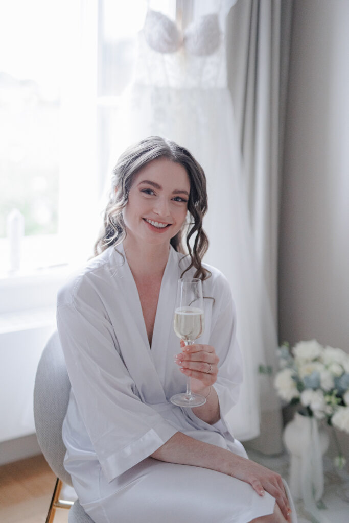 Schloss Teutschenthal Hochzeit Schlosshochzeit Märchenhochzeit Hochzeitsfotos Hochzeitsfotograf Hochzeitsfotografin Heiraten Leipzig Sachsen Dresden Freie Trauung White Wedding Hochzeitsdeko ByLe Sophia Molek Party EmiLy