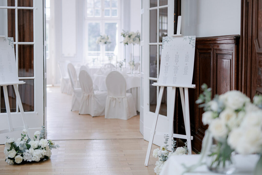 Schloss Teutschenthal Hochzeit Schlosshochzeit Märchenhochzeit Hochzeitsfotos Hochzeitsfotograf Hochzeitsfotografin Heiraten Leipzig Sachsen Dresden Freie Trauung White Wedding Hochzeitsdeko ByLe Sophia Molek Party EmiLy