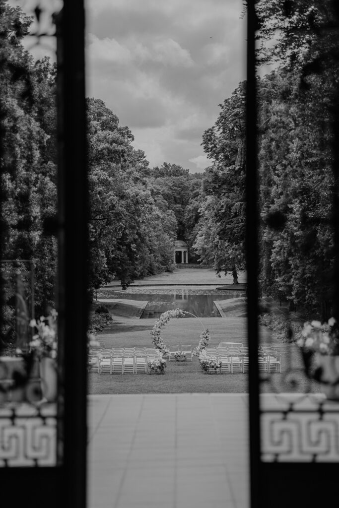 Schloss Teutschenthal Hochzeit Schlosshochzeit Märchenhochzeit Hochzeitsfotos Hochzeitsfotograf Hochzeitsfotografin Heiraten Leipzig Sachsen Dresden Freie Trauung White Wedding Hochzeitsdeko ByLe Sophia Molek Party EmiLy