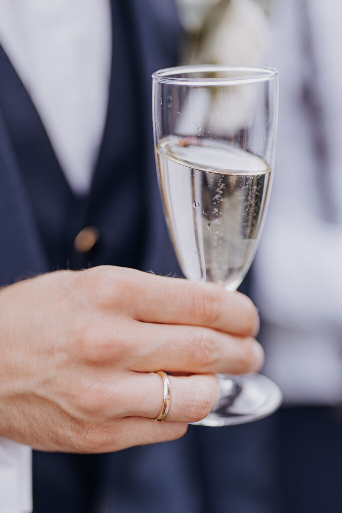 Schloss Teutschenthal Hochzeit Schlosshochzeit Märchenhochzeit Hochzeitsfotos Hochzeitsfotograf Hochzeitsfotografin Heiraten Leipzig Sachsen Dresden Freie Trauung White Wedding Hochzeitsdeko ByLe Sophia Molek Party EmiLy