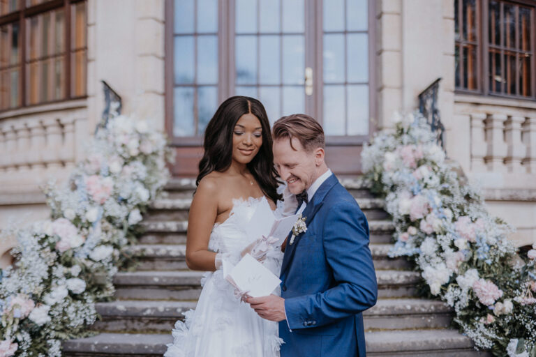 Bridgerton Inspired Wedding Hochzeit Hochzeitsfotos Hochzeitskonzept Schloss Proschwitz Dresden Meißen Schlosshochzeit Märchenhochzeit Elbschlösser Heiraten Hochzeitfotos Hochzeitsfotograf Hochzeitsfotografin