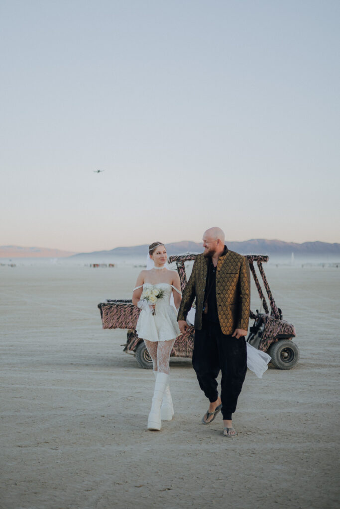 Burning Man Hochzeit Wüste Nevada Hochzeitsfotografin Hochzeitsfotograf Fotografin Fotograf Hochzeitsfotos