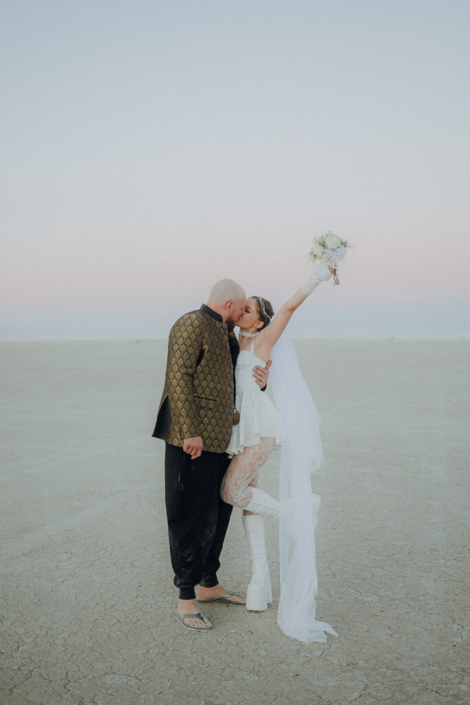 Burning Man Hochzeit Wüste Nevada Hochzeitsfotografin Hochzeitsfotograf Fotografin Fotograf Hochzeitsfotos