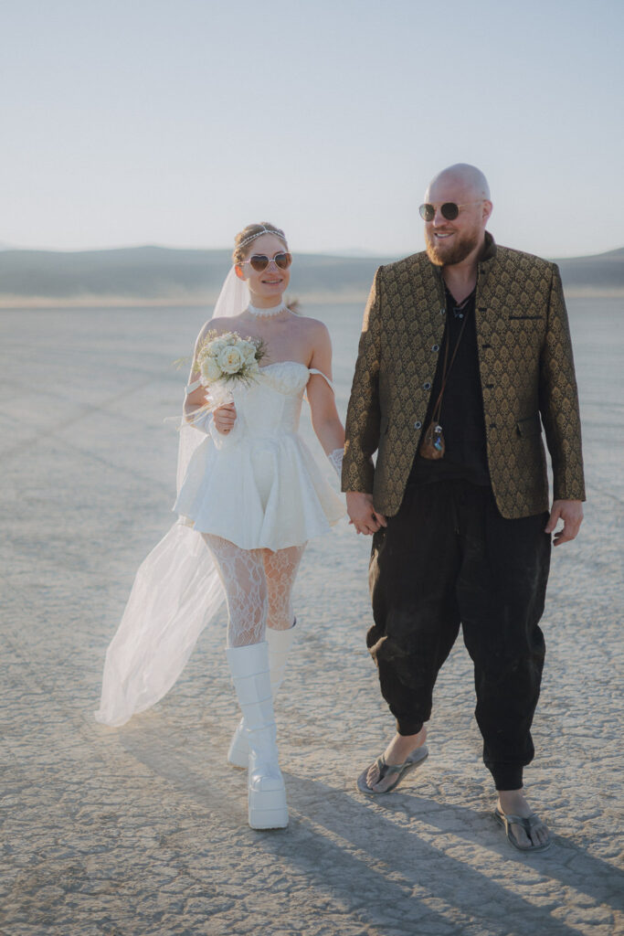 Burning Man Hochzeit Wüste Nevada Hochzeitsfotografin Hochzeitsfotograf Fotografin Fotograf Hochzeitsfotos