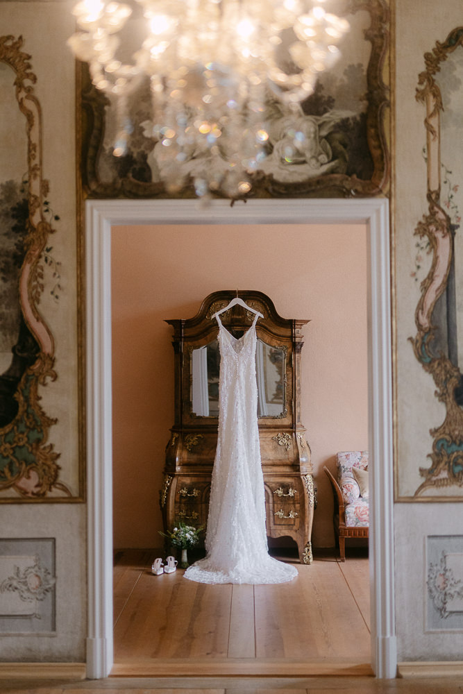 Getting-Ready-Hochzeit-Hochzeitsfotos-Hochzeitsfotograf-Fotografin-Leipzig-Rittergut-Ermlitz