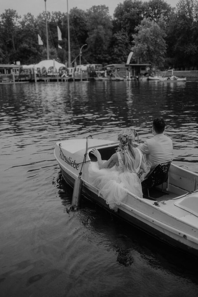 KulturInsel Berlin Hochzeit Feier Heiraten freie Trauung an der Spree