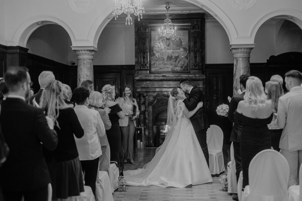 Hochzeitsreportage Schloss Teutschenthal Hochzeit Hochzeitsfotos Hochzeitsfotograf Hochzeitsfotografin Halle Heiraten Hochzeitsreportage Standesamtliche+Trauung