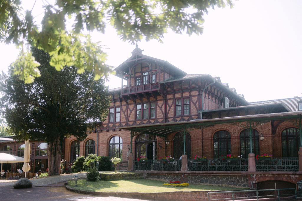 Bridgerton Hochzeit Magdeburg Hochzeitsfotos Hochzeitsfotograf Sachsen-Anhalt Herrenkrug Dorint Parkhotel
