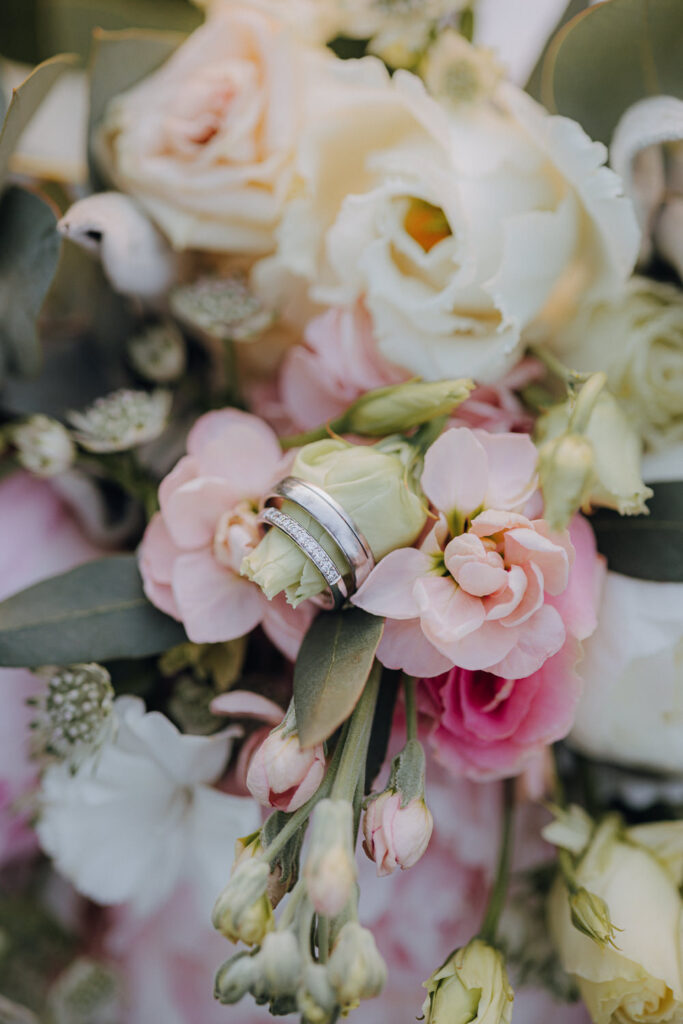 Hochzeit AmSee Am See Kulkwitzer See Leipzig Hochzeitsfotos Hochzeitsreportage Freie Trauung am Strand Strandhochzeit Beach Wedding Hochzeitsfotografin