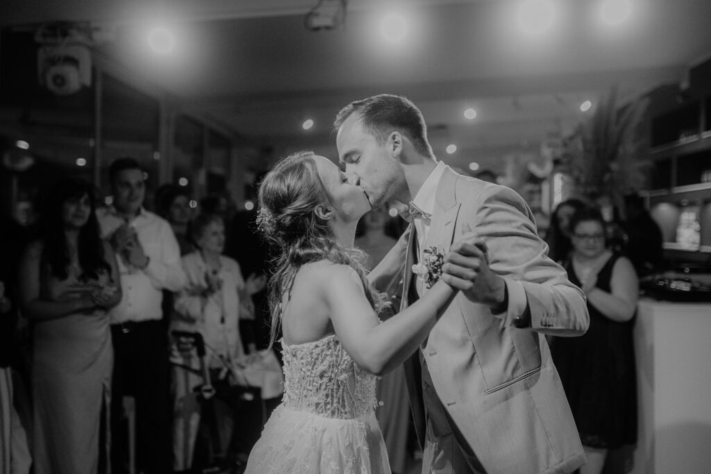 Hochzeit AmSee Am See Kulkwitzer See Leipzig Hochzeitsfotos Hochzeitsreportage Freie Trauung am Strand Strandhochzeit Beach Wedding Hochzeitsfotografin