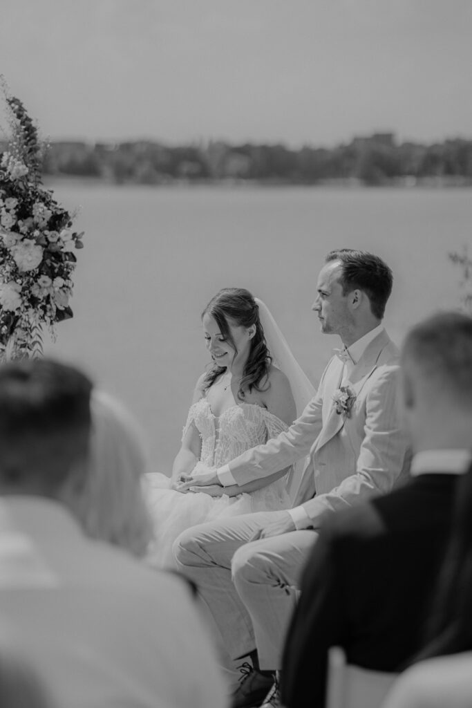 Hochzeit AmSee Am See Kulkwitzer See Leipzig Hochzeitsfotos Hochzeitsreportage Freie Trauung am Strand Strandhochzeit Beach Wedding Hochzeitsfotografin