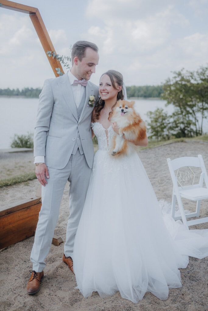 Hochzeit AmSee Am See Kulkwitzer See Leipzig Hochzeitsfotos Hochzeitsreportage Freie Trauung am Strand Strandhochzeit Beach Wedding Hochzeitsfotografin