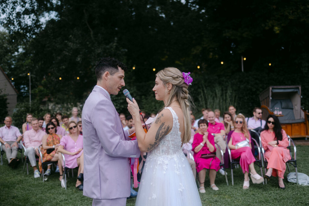 Hochzeit Berlin Hochzeitsfotograf Fotografin Heiraten Standesamt Treptow Köpenick Insel der Jugend Kulturhaus Insel Berlin