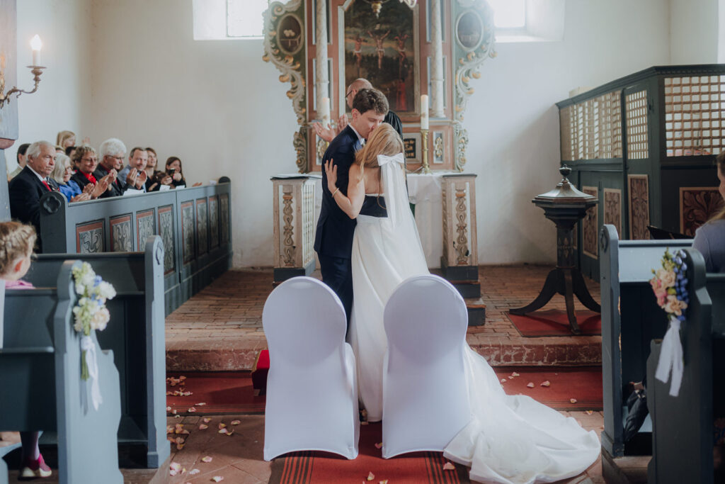 Paulinen Hof Paulinenhof Hochzeit Brandenburg Berlin Hochzeitsfotos Hochzeitsfotograf Hochzeitsfotografin Heiraten Fotograf Fotografin Kirchliche Trauung