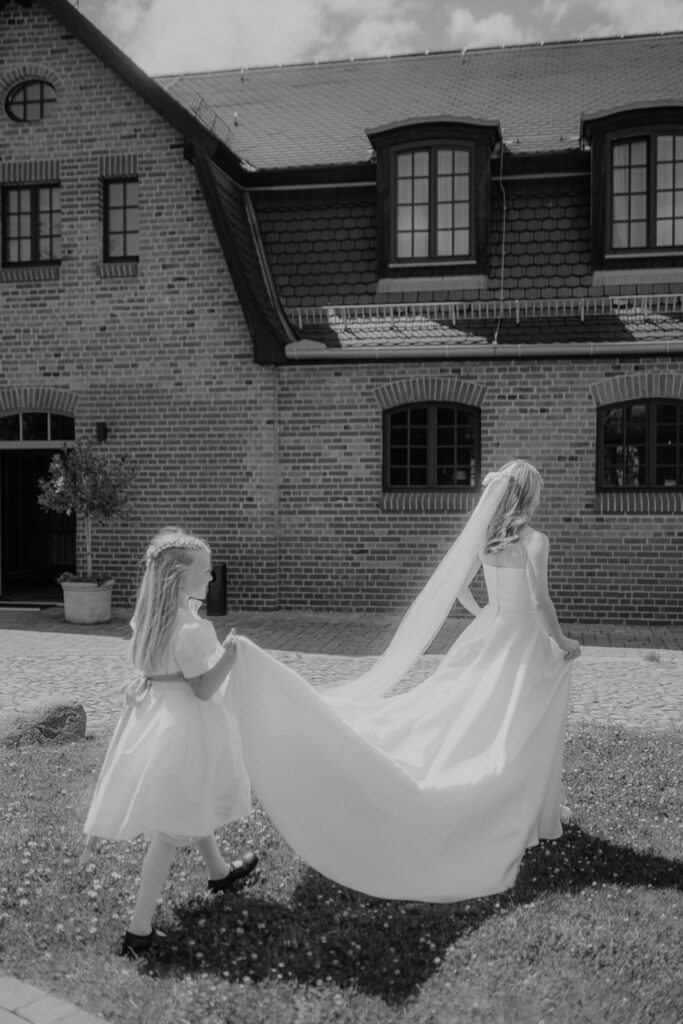 Paulinen Hof Paulinenhof Hochzeit Brandenburg Berlin Hochzeitsfotos Hochzeitsfotograf Hochzeitsfotografin Heiraten Fotograf Fotografin Kirchliche Trauung