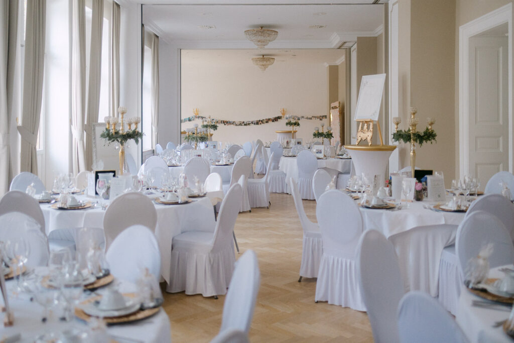 Hochzeit Schloss Breitenfeld Leipzig Heiraten Hochzeitsfotos Fotograf Hochzeitsfotografin freie Trauung Schlossgarten