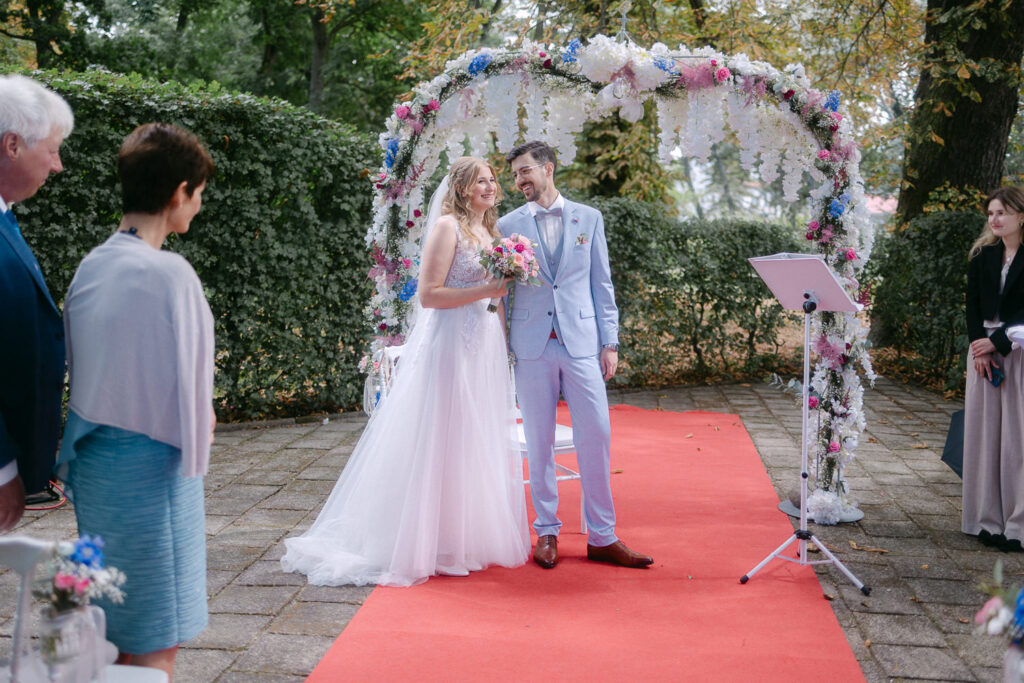 Hochzeit Schloss Breitenfeld Leipzig Heiraten Hochzeitsfotos Fotograf Hochzeitsfotografin freie Trauung Schlossgarten