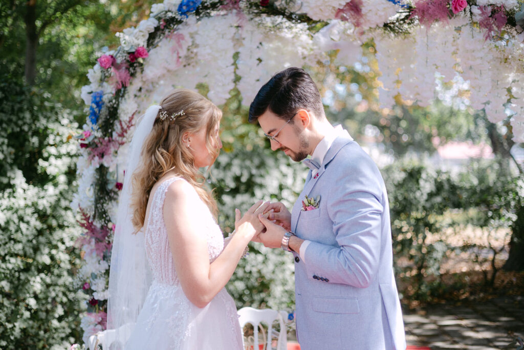Hochzeit Schloss Breitenfeld Leipzig Heiraten Hochzeitsfotos Fotograf Hochzeitsfotografin freie Trauung Schlossgarten