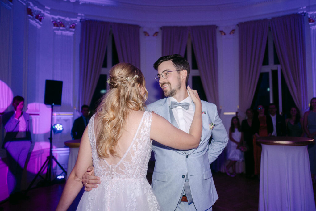 Hochzeit Schloss Breitenfeld Leipzig Heiraten Hochzeitsfotos Fotograf Hochzeitsfotografin freie Trauung Schlossgarten