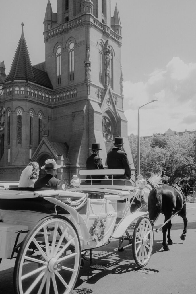 Mörtelwerk Leipzig Hochzeit heiraten am Kanal Plagwirt urban elegant kirchlich Kirche Hochzeitsfotos Hochzeitsfotografin