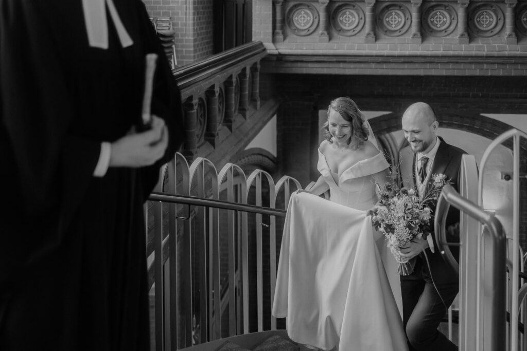 Mörtelwerk Leipzig Hochzeit heiraten am Kanal Plagwirt urban elegant kirchlich Kirche Hochzeitsfotos Hochzeitsfotografin