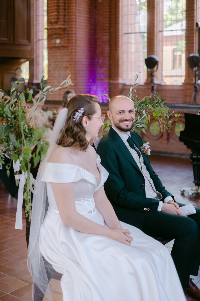 Mörtelwerk Leipzig Hochzeit heiraten am Kanal Plagwirt urban elegant kirchlich Kirche Hochzeitsfotos Hochzeitsfotografin