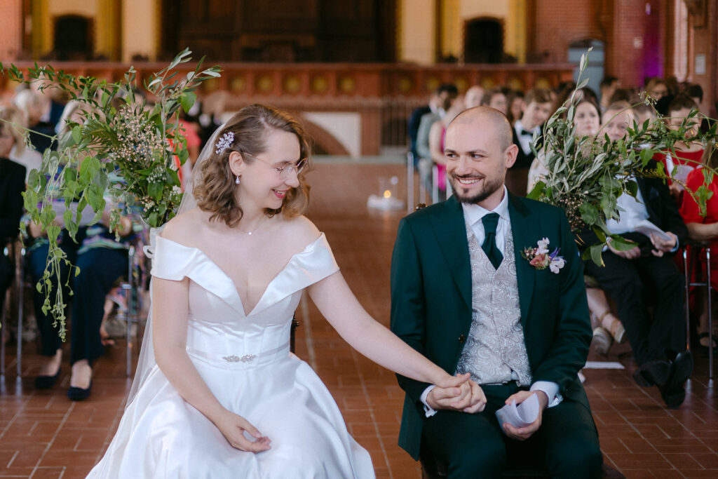 Mörtelwerk Leipzig Hochzeit heiraten am Kanal Plagwirt urban elegant kirchlich Kirche Hochzeitsfotos Hochzeitsfotografin