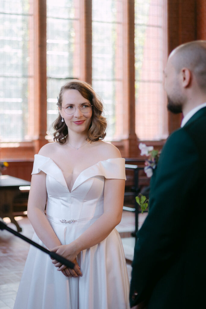 Mörtelwerk Leipzig Hochzeit heiraten am Kanal Plagwirt urban elegant kirchlich Kirche Hochzeitsfotos Hochzeitsfotografin