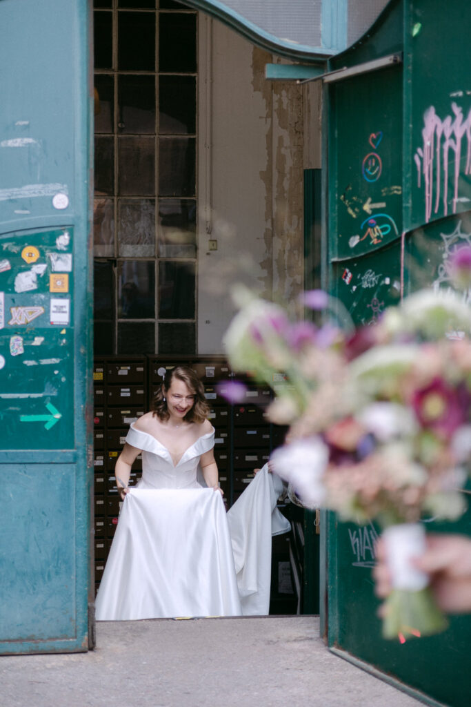 Mörtelwerk Leipzig Hochzeit heiraten am Kanal Plagwirt urban elegant kirchlich Kirche Hochzeitsfotos Hochzeitsfotografin