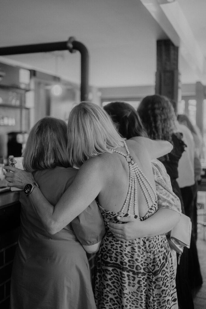 Mörtelwerk Leipzig Hochzeit heiraten am Kanal Plagwirt urban elegant kirchlich Kirche Hochzeitsfotos Hochzeitsfotografin
