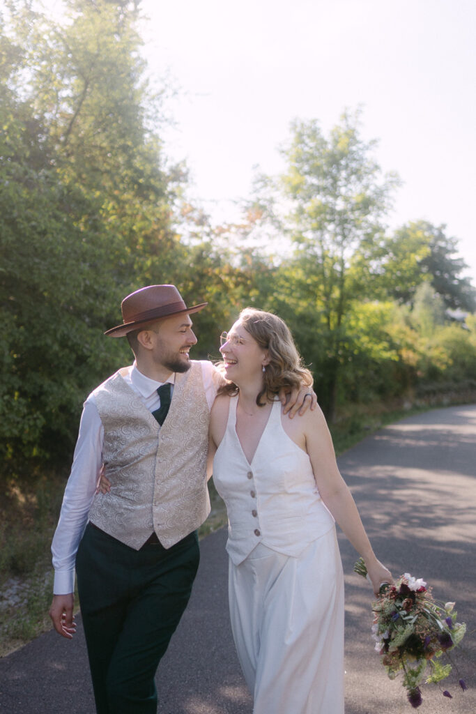 Mörtelwerk Leipzig Hochzeit heiraten am Kanal Plagwirt urban elegant kirchlich Kirche Hochzeitsfotos Hochzeitsfotografin