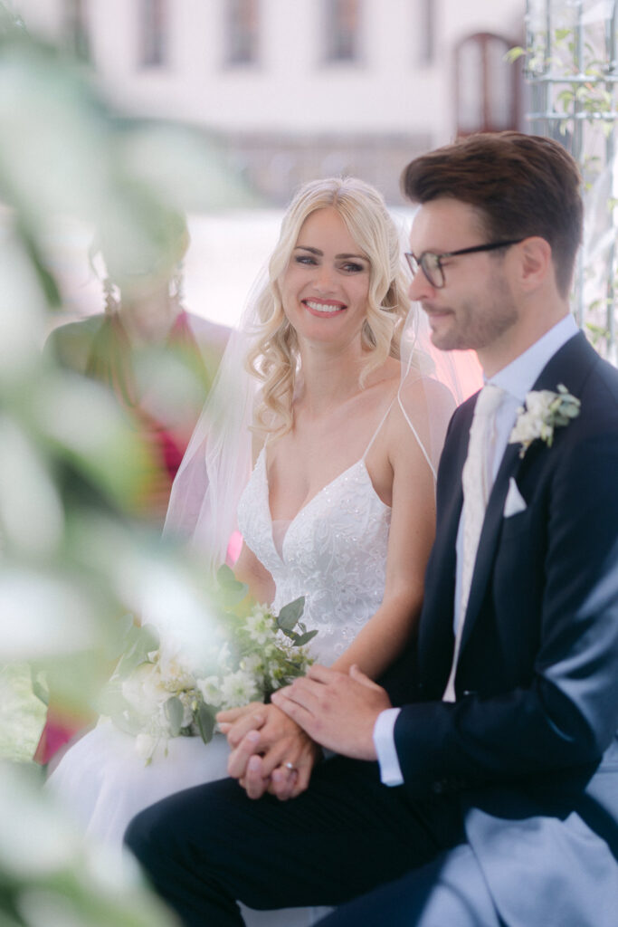 Standesamtliche Trauung Zwenkau Standesamt Leipzig Pavillon Draußen Hochzeitsfotos Hochzeitsfotograf Fotografin