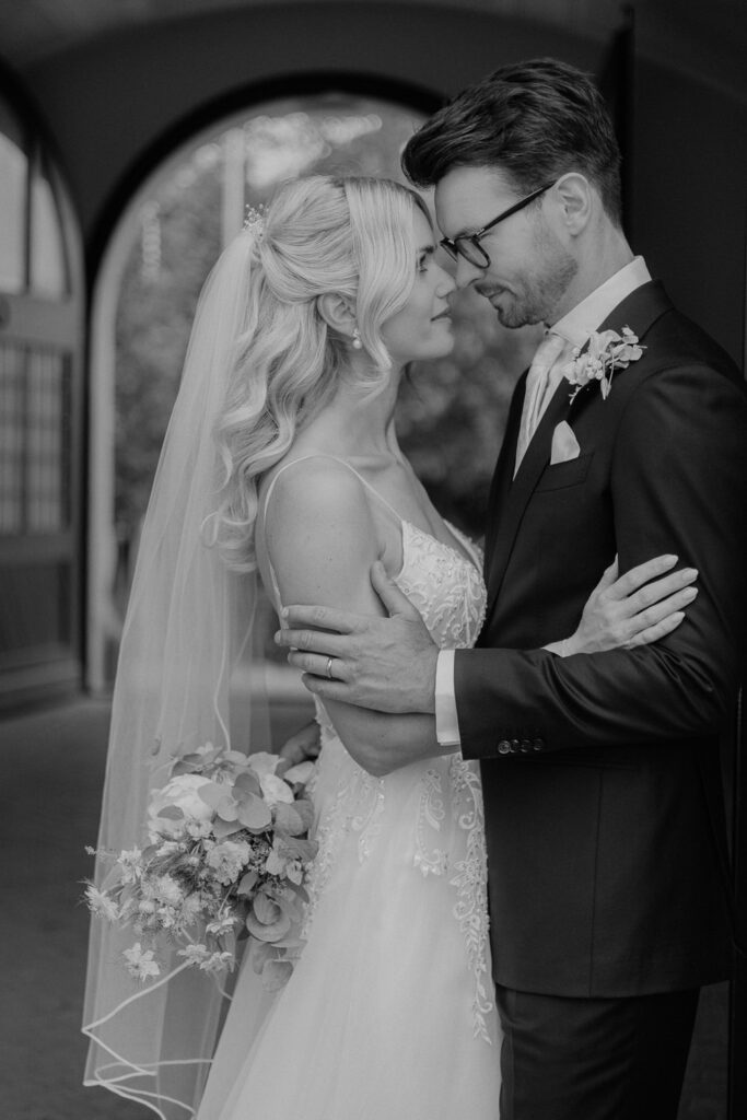 Standesamtliche Trauung Zwenkau Standesamt Leipzig Pavillon Draußen Hochzeitsfotos Hochzeitsfotograf Fotografin