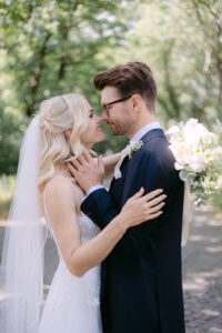 Standesamtliche Trauung Zwenkau Standesamt Leipzig Pavillon Draußen Hochzeitsfotos Hochzeitsfotograf Fotografin
